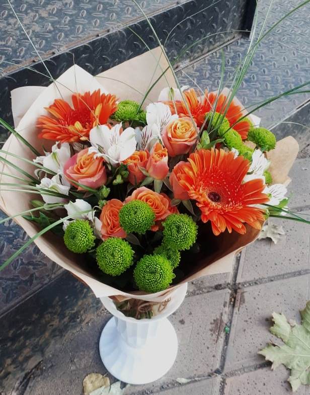 Букет цветов из: Герберы, Хризантемы, Альстромерии и Розы в Северодвинске