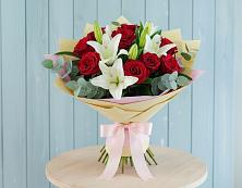 Букет цветов из:  Лилии и Розы #REPLACE_PRED# Северодвинске