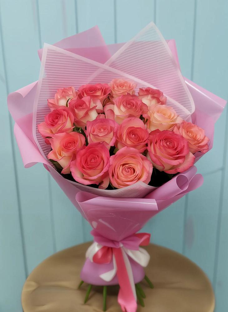 Букет 15 Розовых роз Равель в Северодвинске