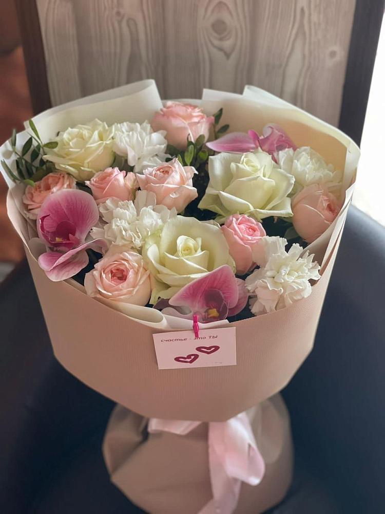 Букет цветов из: Орхидеи, Розы и Гвоздики в Северодвинске