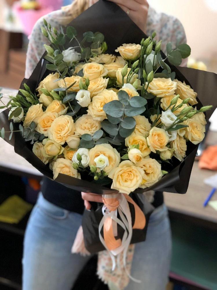 Букет цветов из: Розы и Лизиантусы в Северодвинске