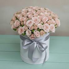 Цветочная композиция из Розы в шляпной коробке в Северодвинске