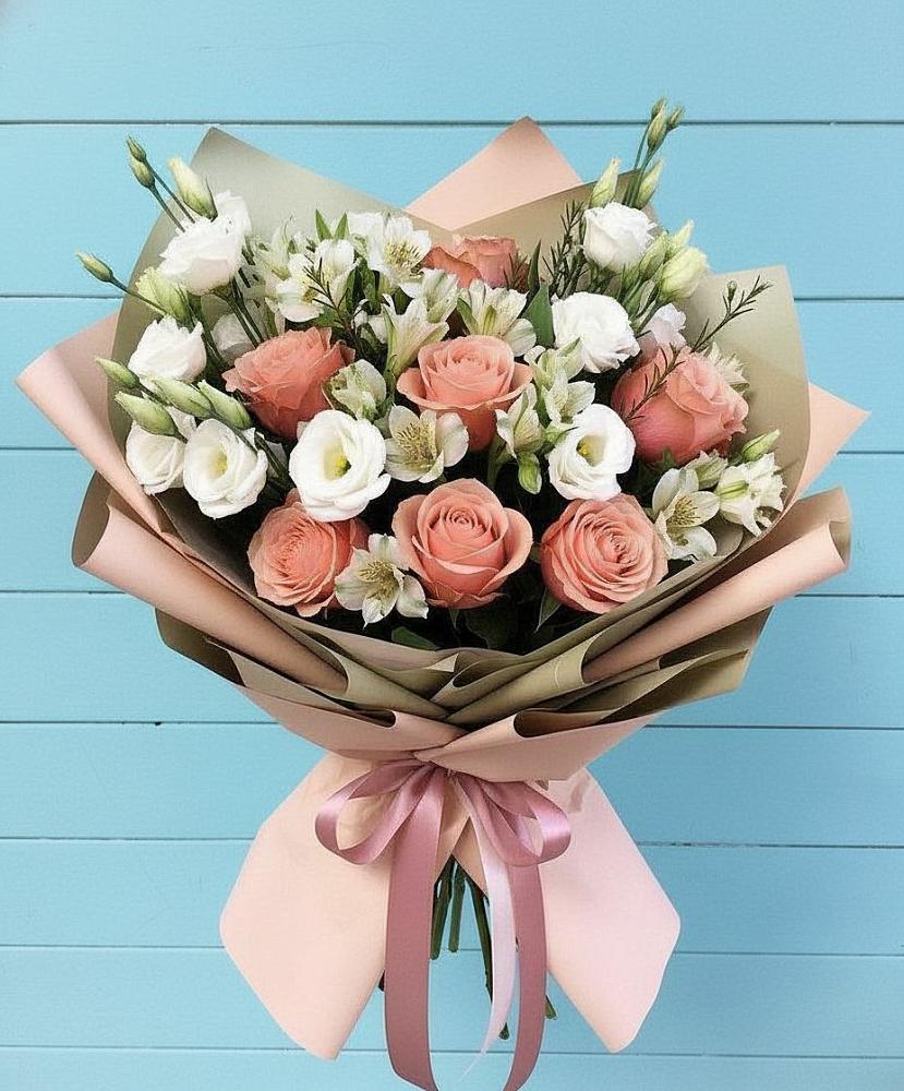 Букет цветов из: Розы, Альстромерии и Лизиантусы в Северодвинске