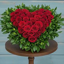 Цветочная композиция из Розы в виде сердца в Северодвинске