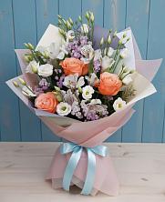 Букет цветов из:  Лизиантусы, Розы, Альстромерии и Гипсофила в Северодвинске