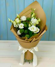 Букет цветов из:  Хризантемы и Лизиантусы в Северодвинске