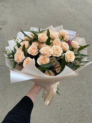 Букет Кремовые розы Латте в Северодвинске