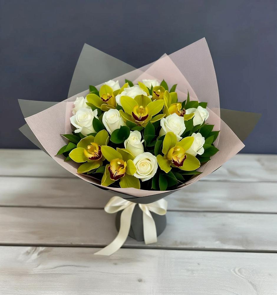 Букет цветов из: Орхидеи и Розы в Северодвинске