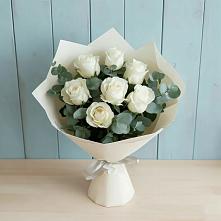 Букет Белые розы в Эвкалипте в Северодвинске