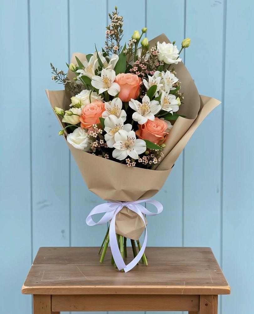 Букет цветов из: Альстромерии, Лизиантусы, Розы и Хризантемы в Северодвинске