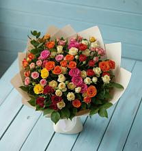 Букет Микс из разноцветных кустовых роз в Северодвинске